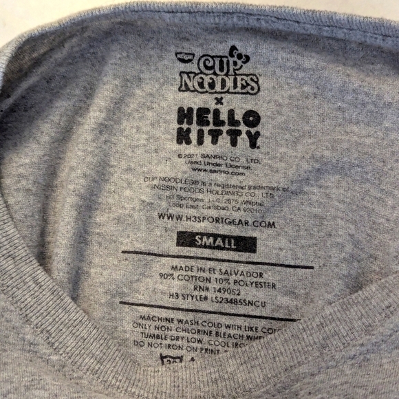 Hello Kitty Cup Noodles T-Shirt S - Picture 3 of 3